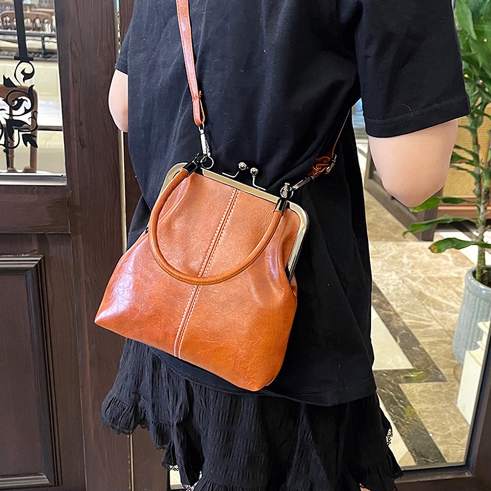 Retro Handbag for Women - Leather Shoulder Bag Evening Clutch Crossbody Purse with Kiss Lock Brown
