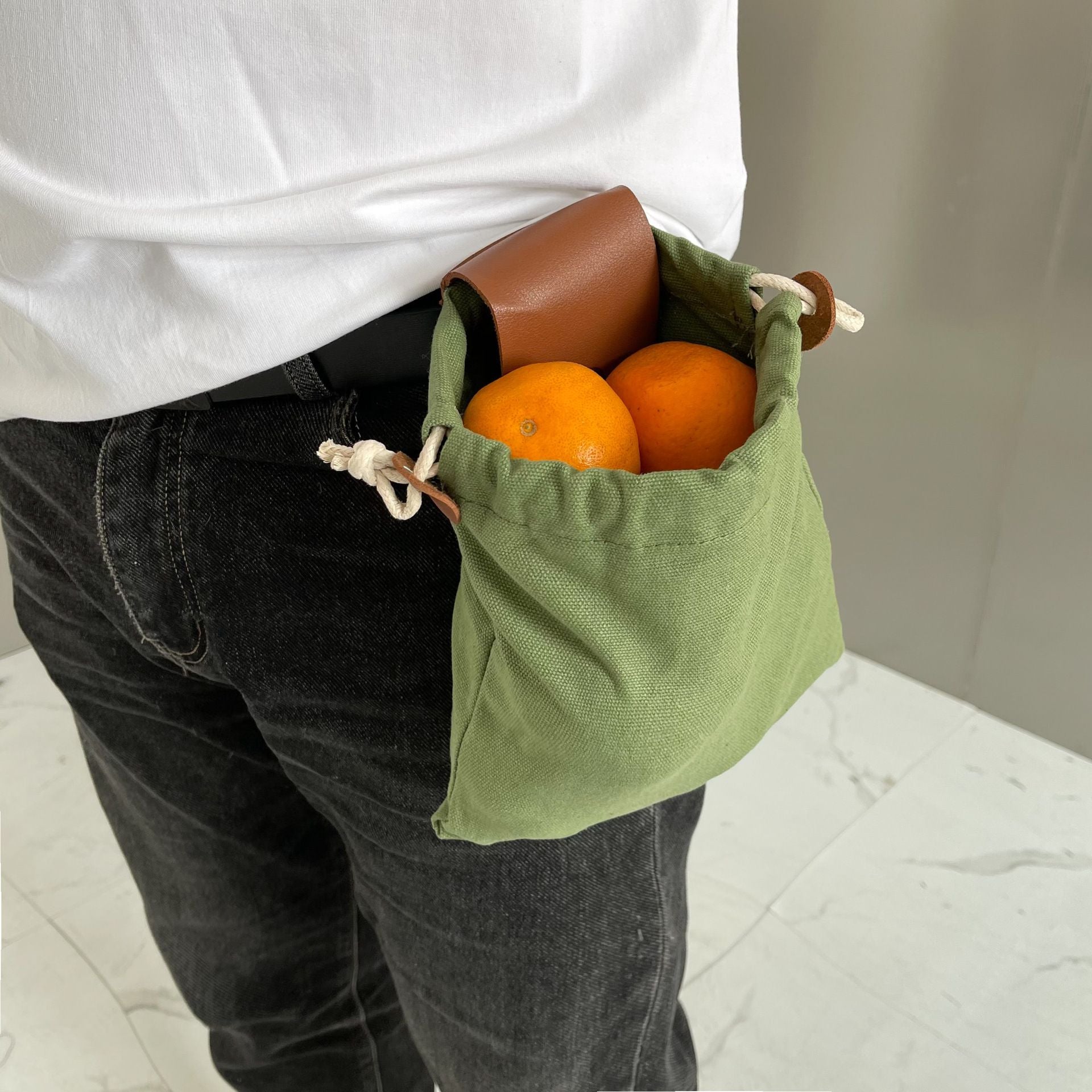 Foraging Bag Canvas Foldable Outdoor Camping Foraging Bag Mushroom Storage Jungle Craft Belt Fire Seed Pouring Bag Travel Camping Hiking Bag (Green)