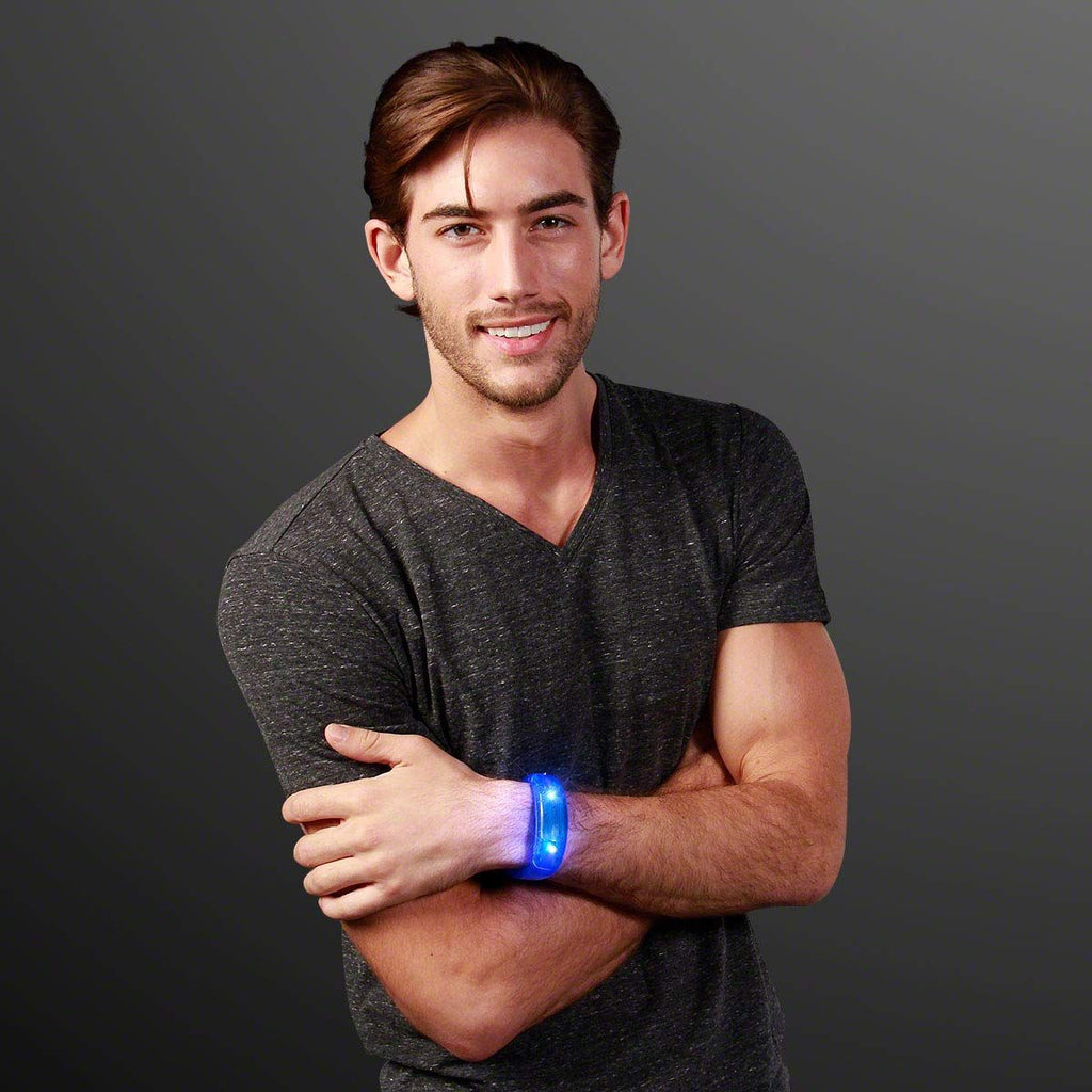 LED Fashion Light Up Bracelets,Blue Fashion Light Up Bracelet,Concert luminous wristband interactive fluorescent wristband,Red and Blue，10pcs，Contains battery