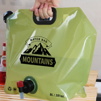 8L Large-Capacity Foldable Outdoor Water Bag,Built-in Faucet, Portable Camping and Travel Water Bag - Green