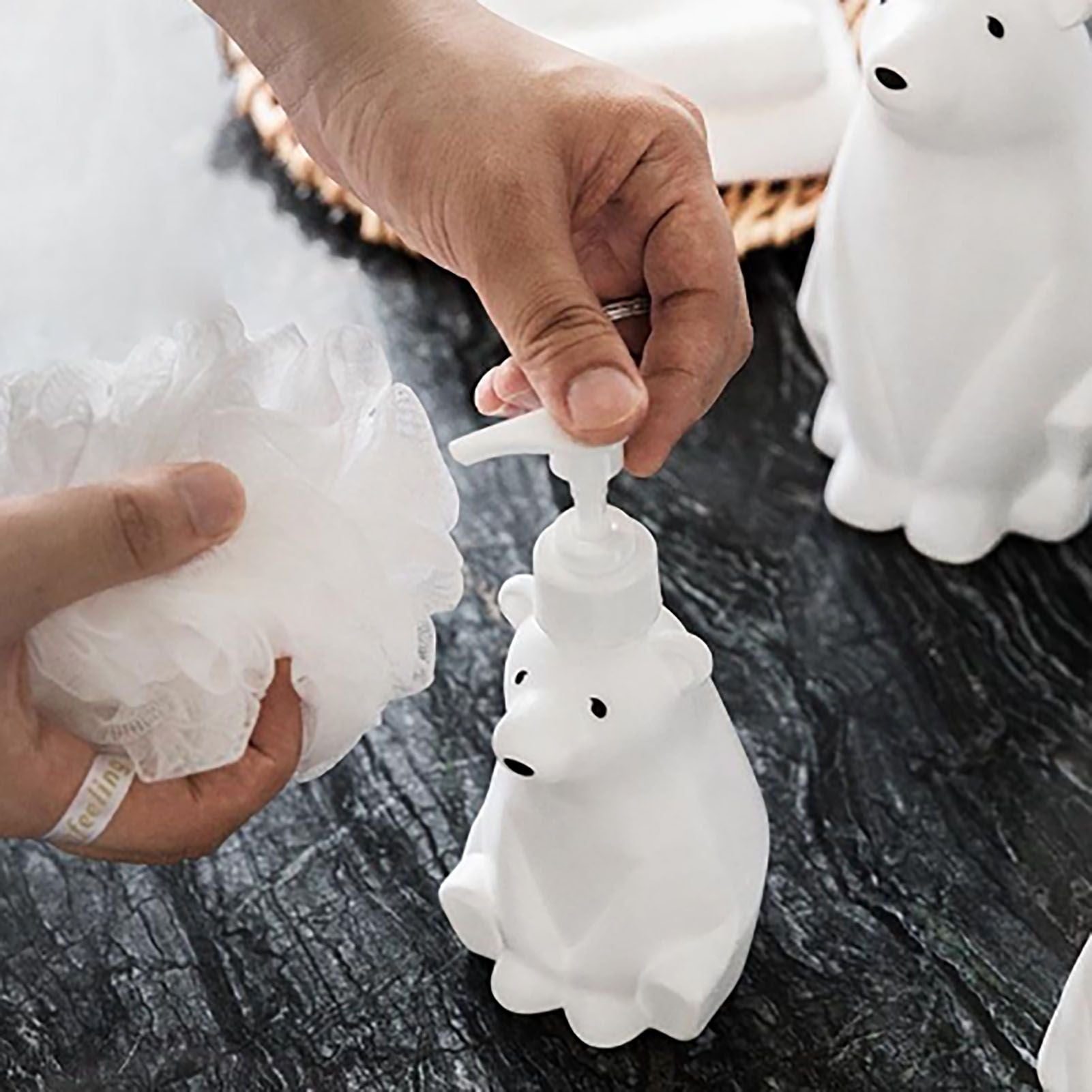 Soap Dispenser Bottle Cute Bear Shape Large Capacity Pump Dispenser Bottle for Bathroom Kitchen L (11x26cm/4.3x10.2in) (900ML)