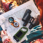 Solar Powered Hand Crank Flashlight Emergency LED Flashlight Survival Flashlight Quick Snap Carbiner Flashlight for Outdoor Sports