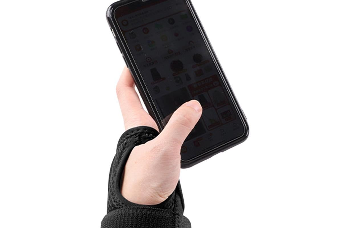 Adjustable Wrist Brace with Removable Steel Splint for Carpal Tunnel Support - Black & Right & S