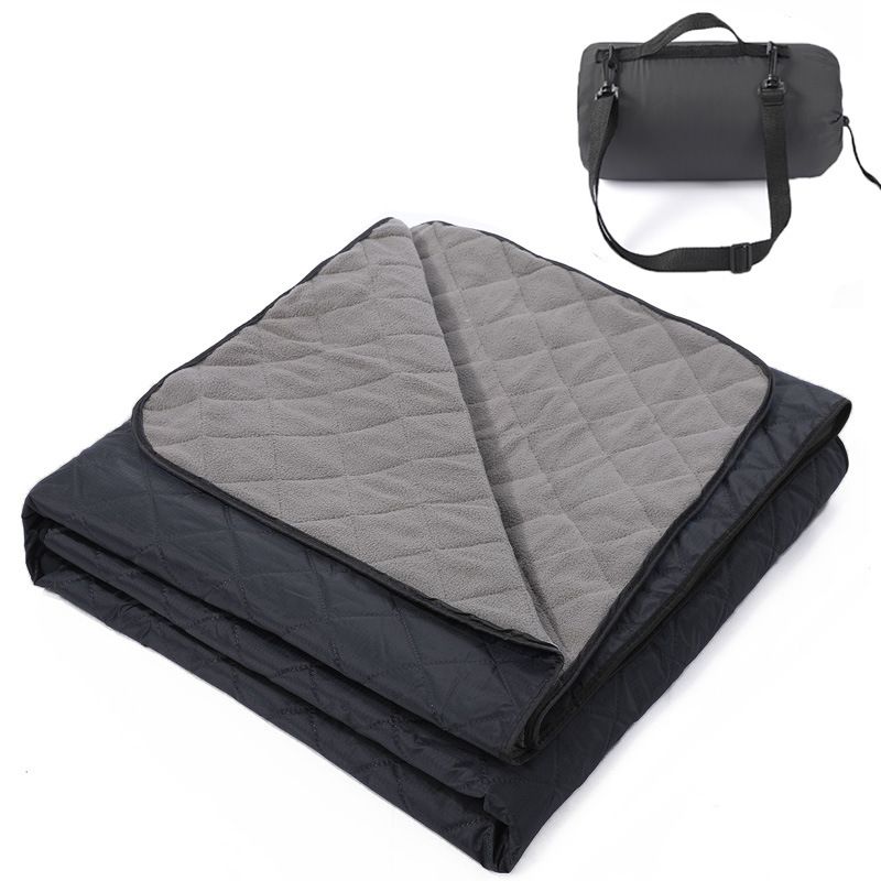 2-in-1 Winter Camping Warmth Kit with Carry Bag: 210 * 75cm Green Portable Waterproof Warm Sleeping Bag and 200 * 140cm Large Black Double Layer Waterproof Fleece Camping Blanket for Hiking Travel Indoor Outdoor Use